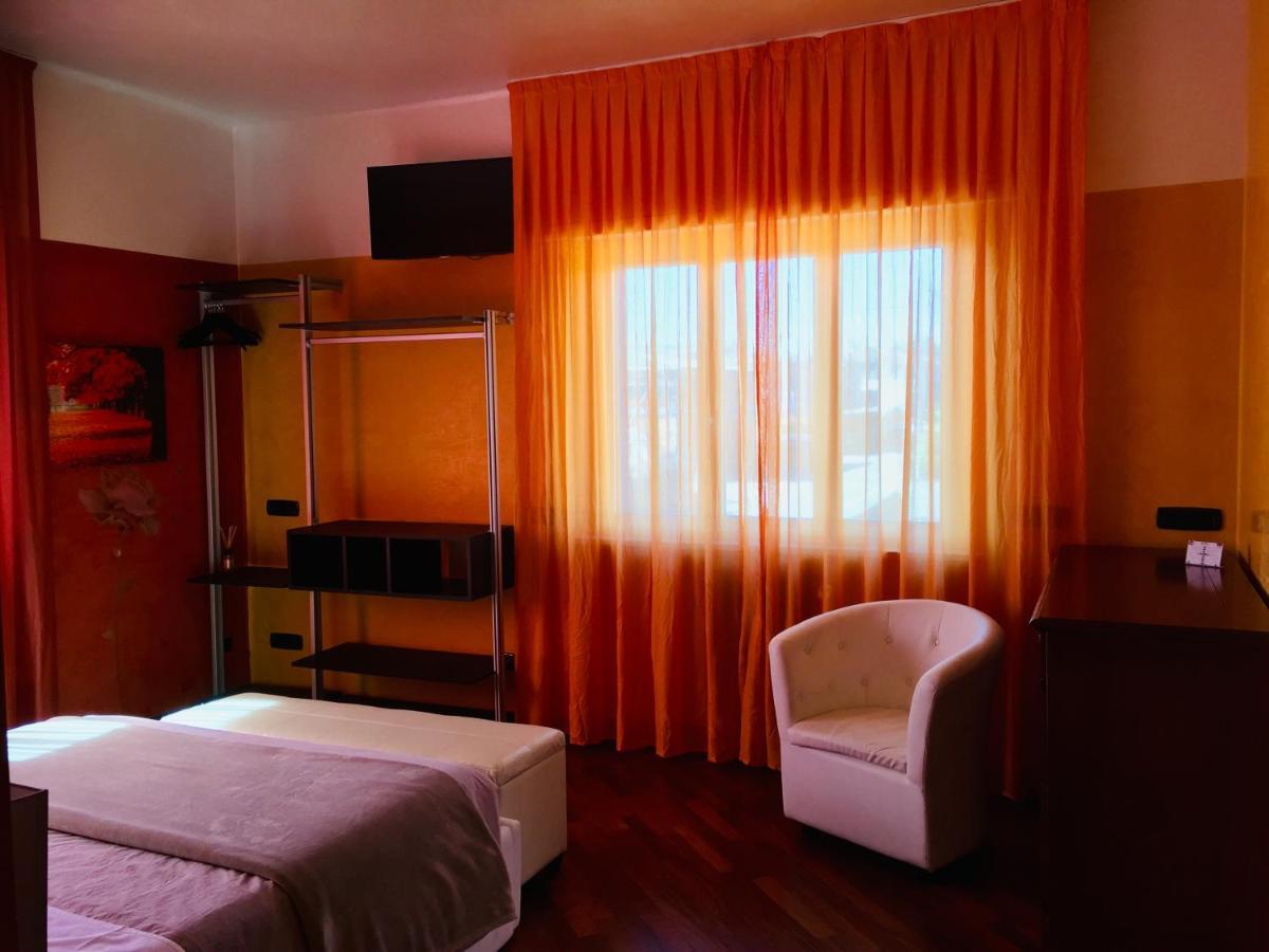 B2In Suite & Office Каприате-Сан-Джервазио Экстерьер фото
