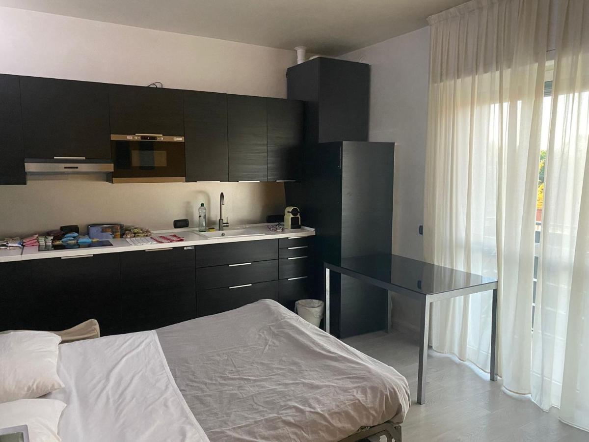 B2In Suite & Office Каприате-Сан-Джервазио Экстерьер фото
